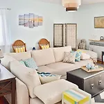Spacious In + Balcony Διαμέρισμα