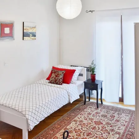 Διαμέρισμα Spacious In + Balcony *