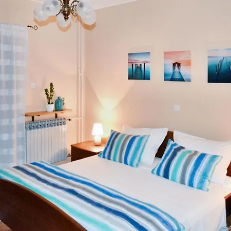 아파트 Spacious In + Balcony
