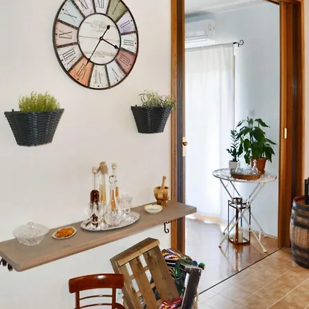 아파트 Spacious In + Balcony *