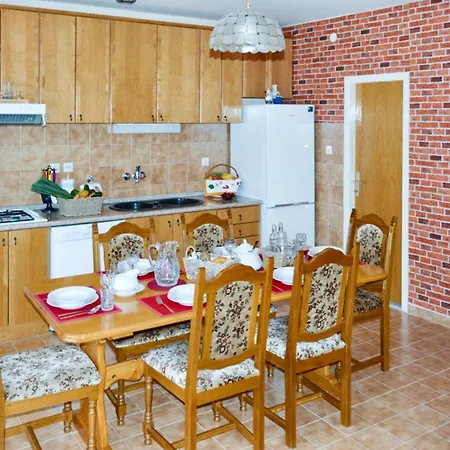 Spacious In + Balcony Appartement Klis