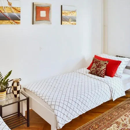 Appartement Spacious In + Balcony Klis
