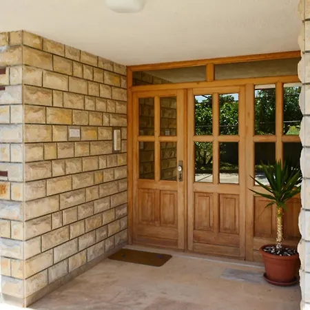 Spacious In + Balcony Lejlighed Klis